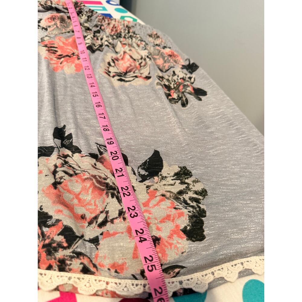 Maurices Heather Gray Pink Floral Smocked Neckline Blouse Ruffle Trim XL - Picture 5 of 6